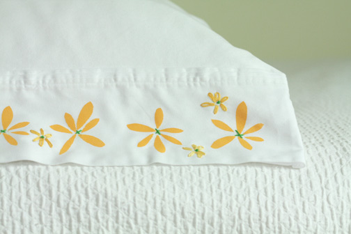 Lazy Daisy Pillowcase