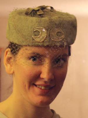 Pillbox hat with veil