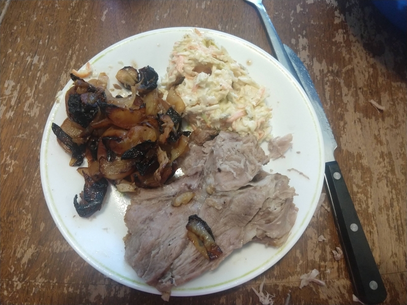 Pork roast, apples'n'onions', and coleslaw