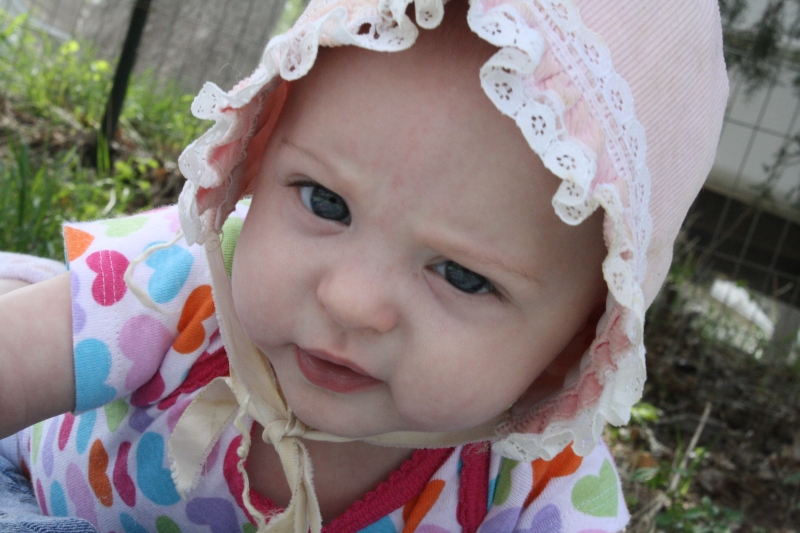 Tirzah Mae in a Sunhat